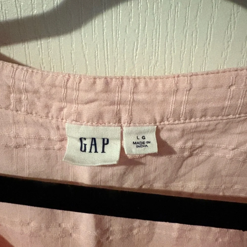 GAP Light Pink Textured Blouse - Picture 2 of 2